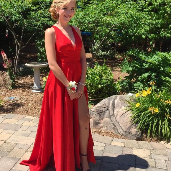 Sherri Hill Prom Dress - Picture 2 of 4